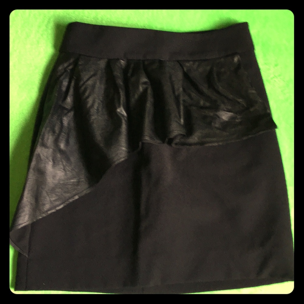 Zara woman knee length skirt
